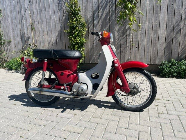 Honda C70 OT, rouge, 21348m