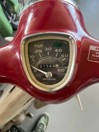 Honda C70 OT, rouge, 21348m