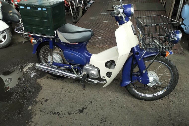 ATTENDU: Honda C50 Press Cub Japonais, Bleu, 20021 km