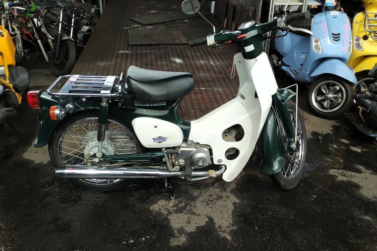 ATTENDU: Honda C50 NT, Japonais, Vert, 6444 km