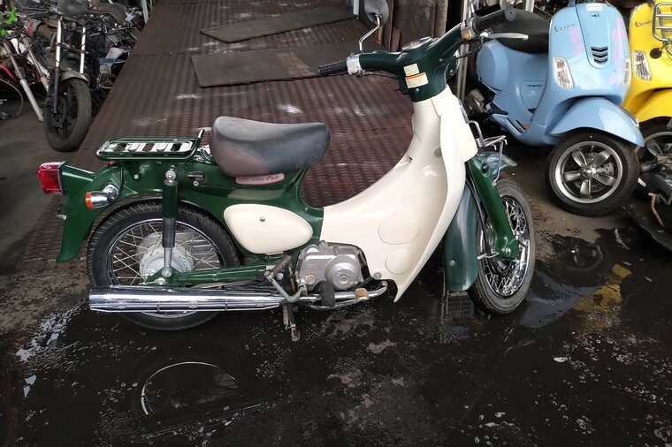 ATTENDU : Honda C50 Little Cub, Japonais, Vert, 8302 km