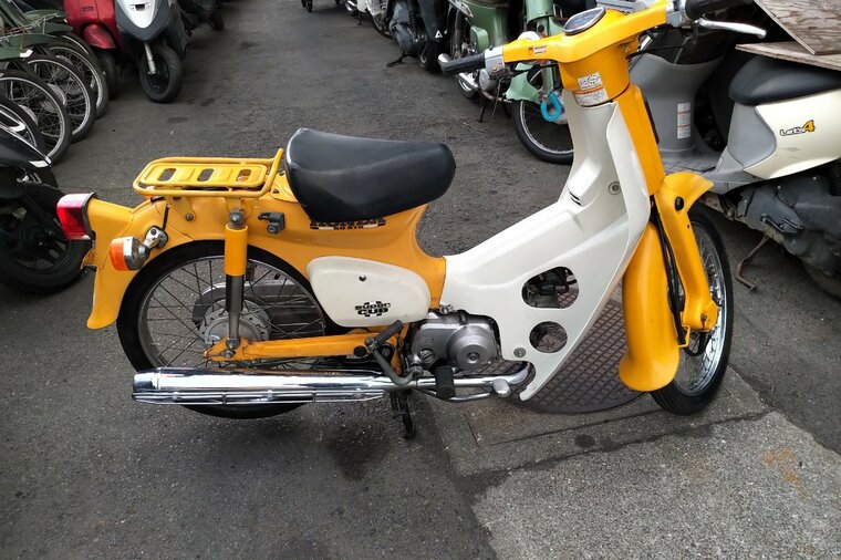 ATTENDU: Honda C50 NT Japonais, Jaune, 4358 km