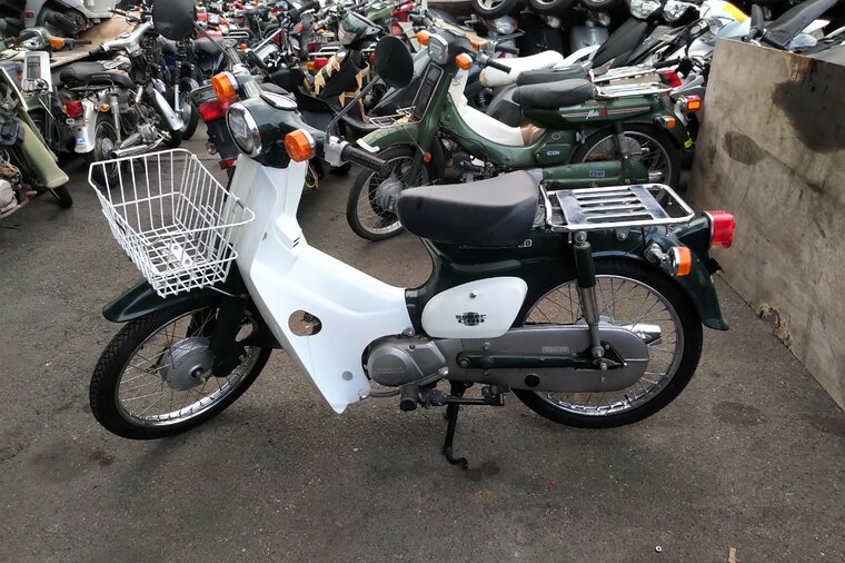 ATTENDU: Honda C50 NT, Japonais, Vert, 4945 km