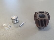 Kit de cylindre, avec piston, aff&ucirc;t&eacute; 50cc C310A, C320A, produit de 2&egrave;me chance