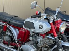 Honda SS125a avec immatriculation