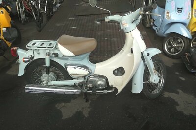 ATTENDU : Honda C50 Little Cub, Japonais, Bleu clair, 3342 km