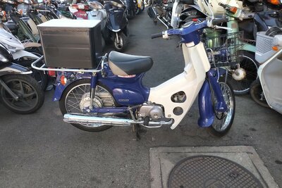 ATTENDU: Honda C50 Press Cub Japonais, Bleu, 17308 km