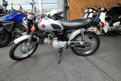 ATTENDU: Honda CL50 Benly, Japonais, Noir, 8432 km